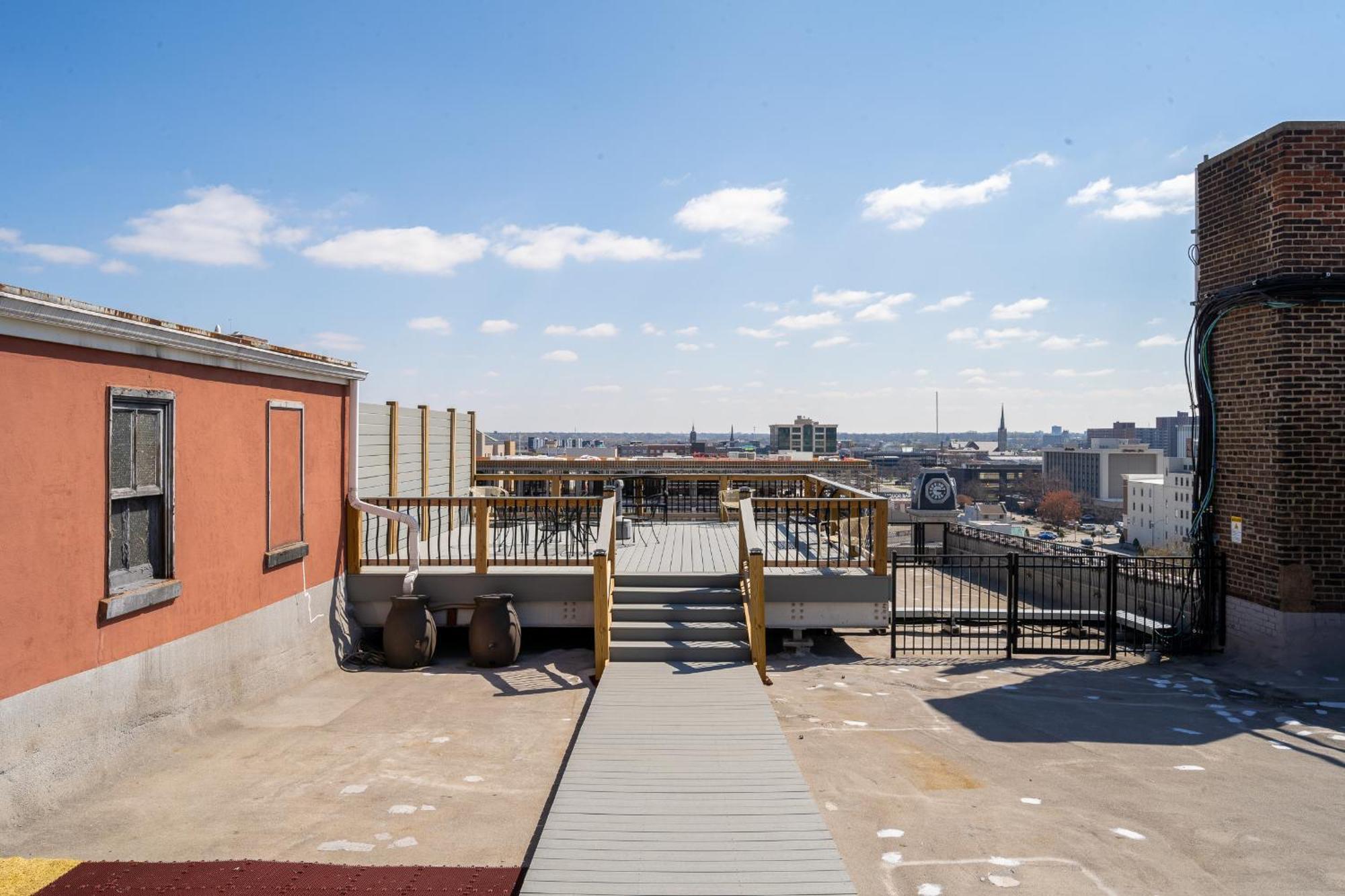 Top Floor Penthouse At The Historic Levy Building Луисвилл Экстерьер фото