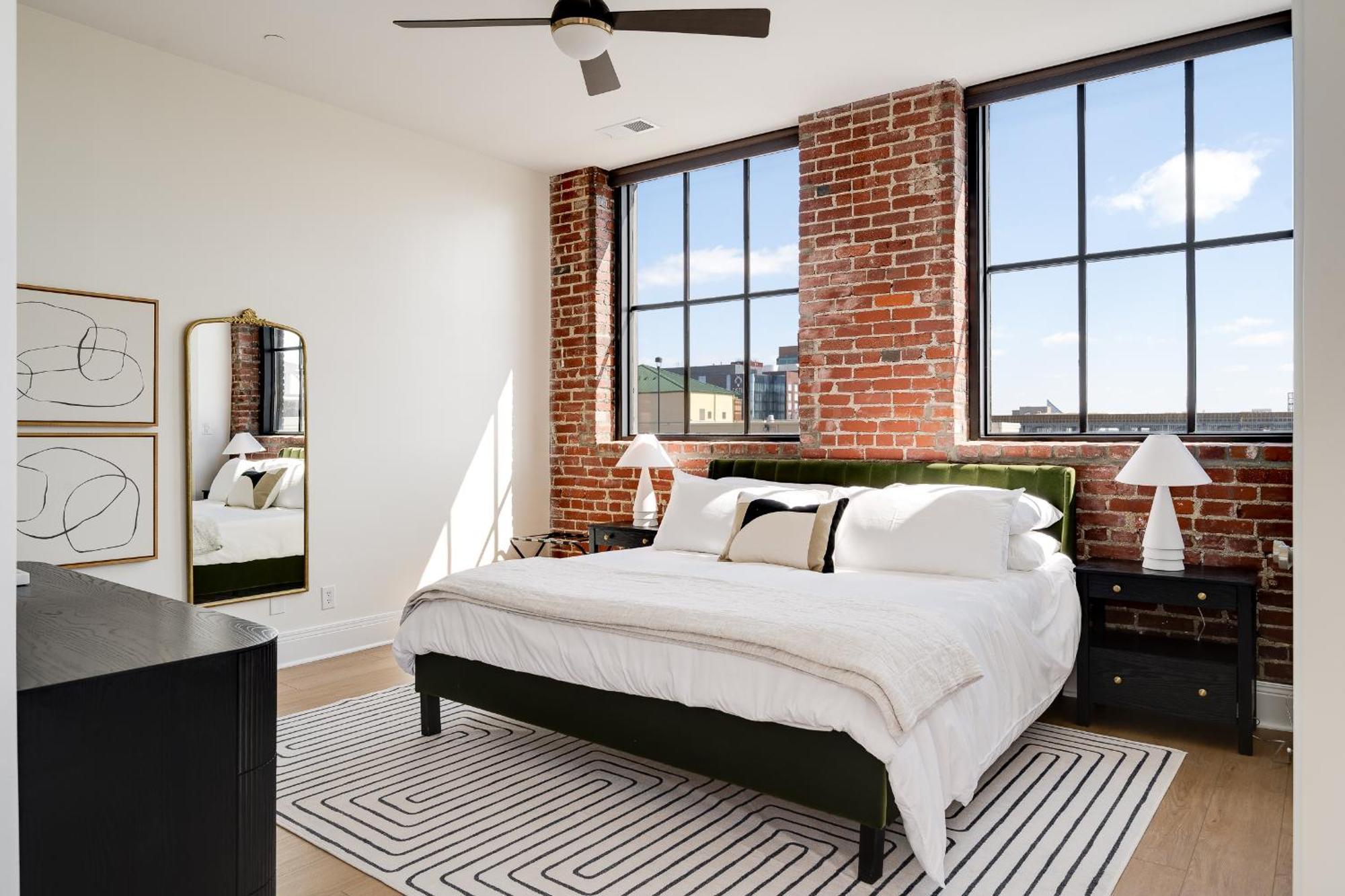 Top Floor Penthouse At The Historic Levy Building Луисвилл Экстерьер фото